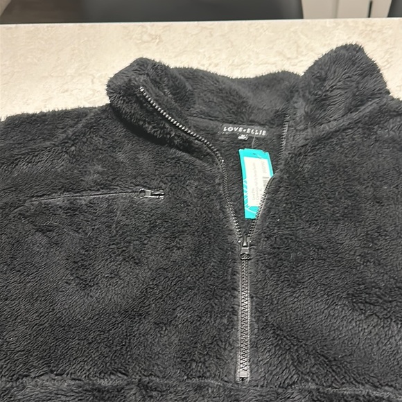 NWT BLACK HALF ZIP SHERPA PULLOVER - Picture 4 of 4
